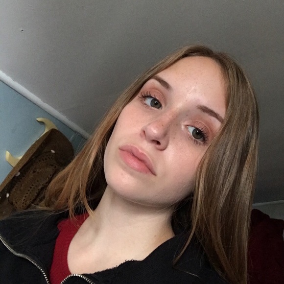 Meet your Posher, Kyra - Picture 1 of 1